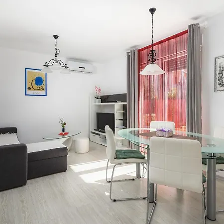 Guest house Mirjana House With 3*